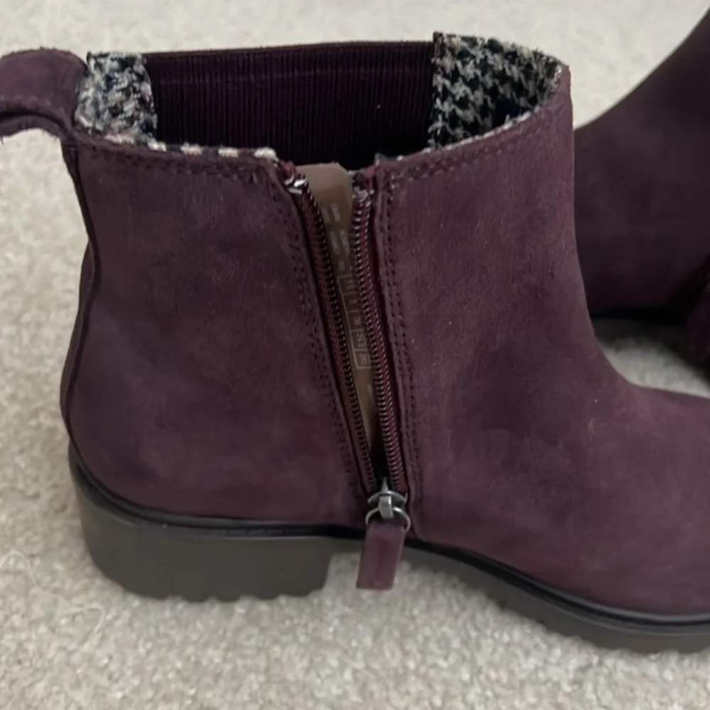 NEW Rockport Ryleigh Grace Waterproof Ankle‎ Boots Chelsea Style Plum Size 7 1/2